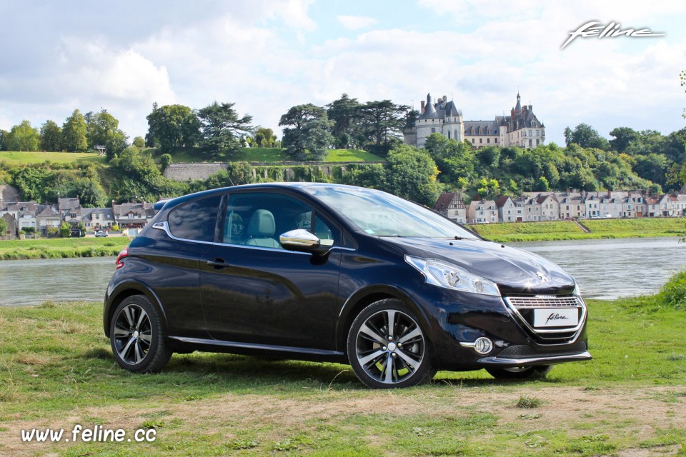 Photo essai Peugeot 208 XY Dark Blue 1.6 THP 155 ch