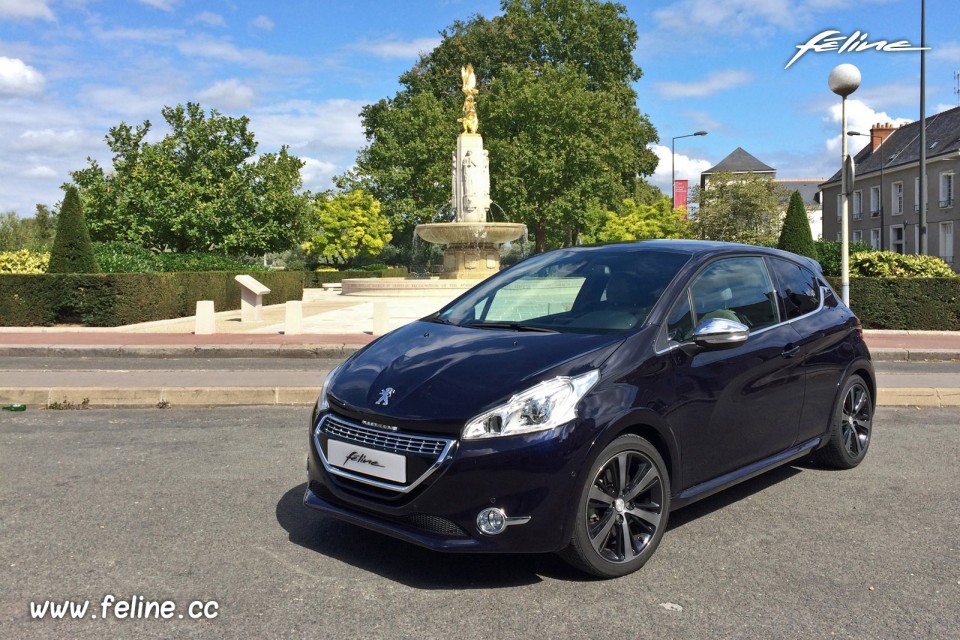 Photo essai Peugeot 208 XY Dark Blue 1.6 THP 155 ch