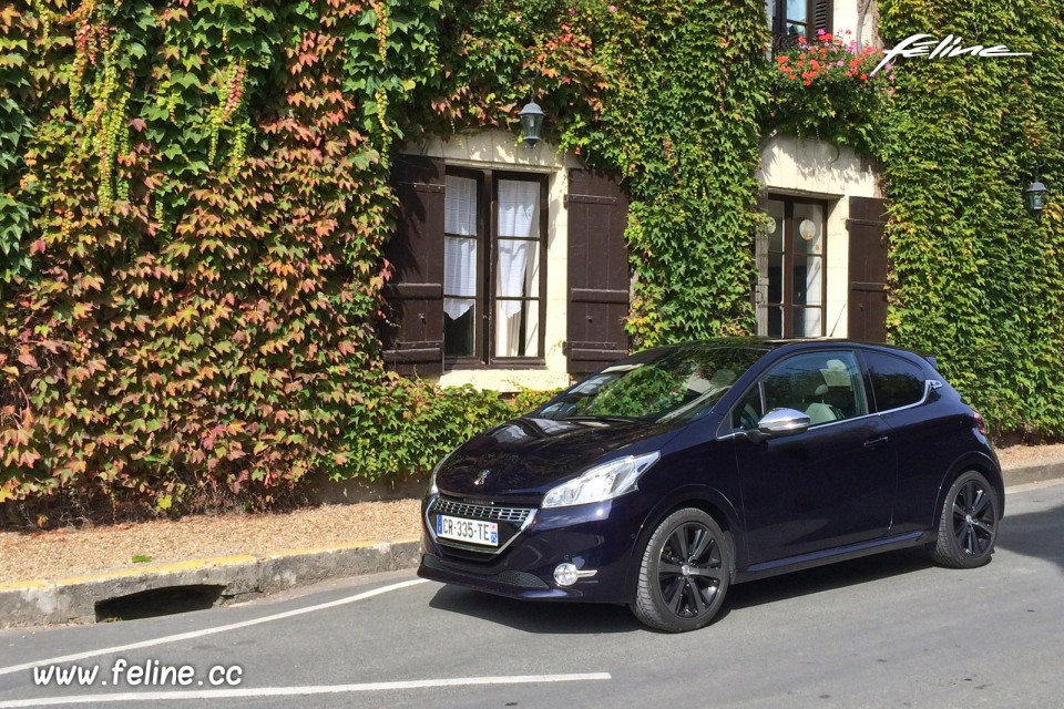 Photo essai Peugeot 208 XY Dark Blue 1.6 THP 155 ch