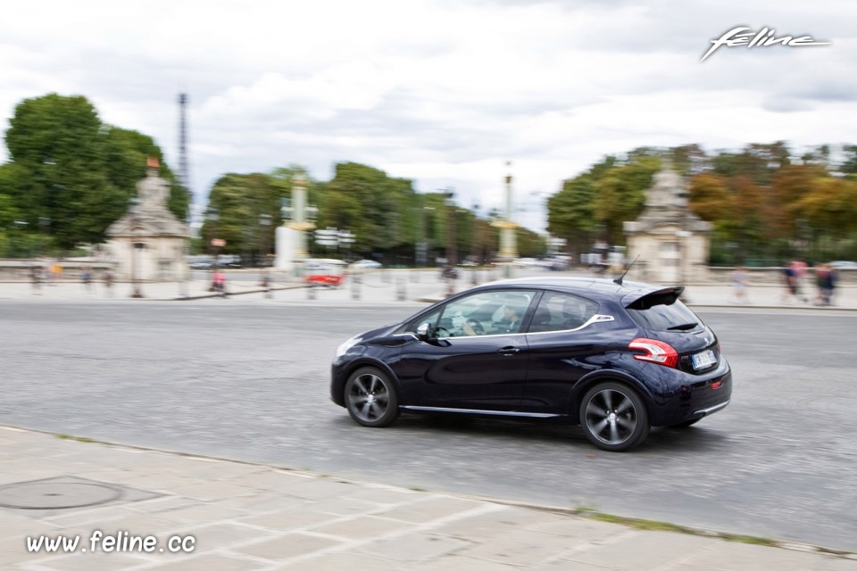 Photo essai Peugeot 208 XY Dark Blue 1.6 THP 155 ch