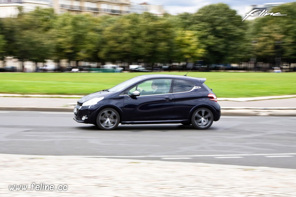 Photo essai Peugeot 208 XY Dark Blue 1.6 THP 155 ch