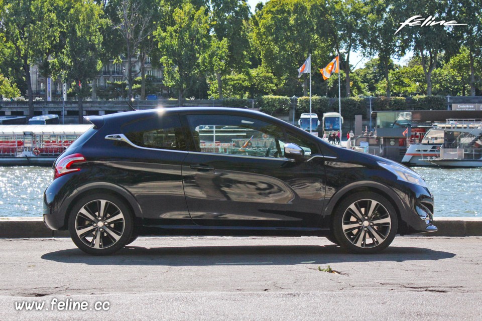 Photo essai Peugeot 208 XY Dark Blue 1.6 THP 155 ch