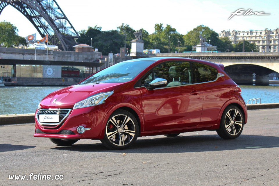 Photo Peugeot 208 GTi Rouge Rubi 1.6 THP 200 ch