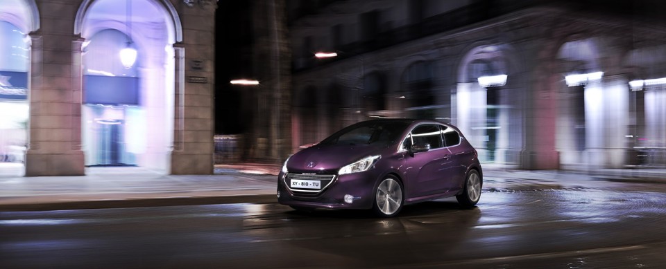 Peugeot 208 XY Dynamique - Photo officielle - 1-011