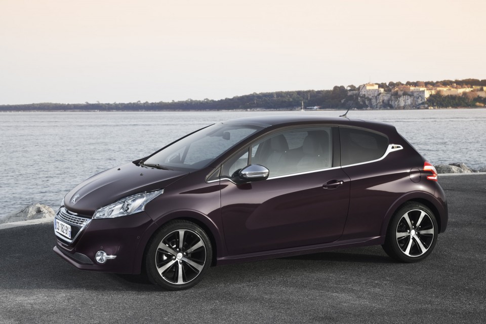 Photo Peugeot 208 XY - Purple Night - 1.6 e-HDi 115 - Côte d'Azur - 2-001