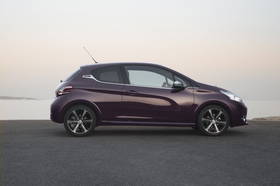 Profil Peugeot 208 XY - Purple Night - 1.6 e-HDi 115 - Côte d'Azur - 2-002