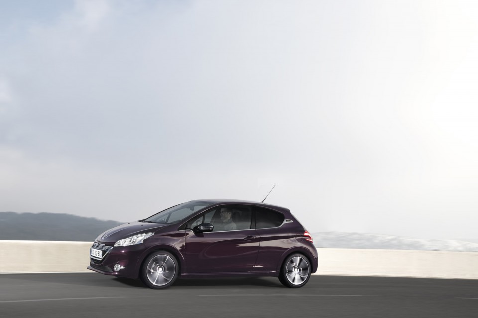 Peugeot 208 XY - Purple Night - 1.6 e-HDi 115 - Côte d'Azur - 2-004