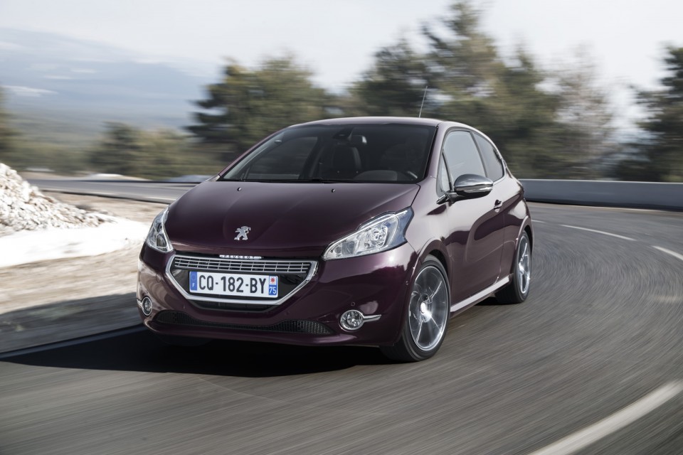 Route Peugeot 208 XY - Purple Night - 1.6 e-HDi 115 - Côte d'Azur - 2-006