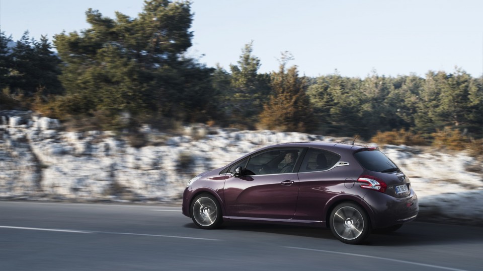 Peugeot 208 XY - Purple Night - 1.6 e-HDi 115 - Côte d'Azur - 2-008