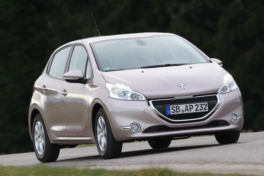 Comparatif Peugeot 208 Active 1.2l VTi 82 - Renault Clio IV 0.9l TCe 90 - 1-005