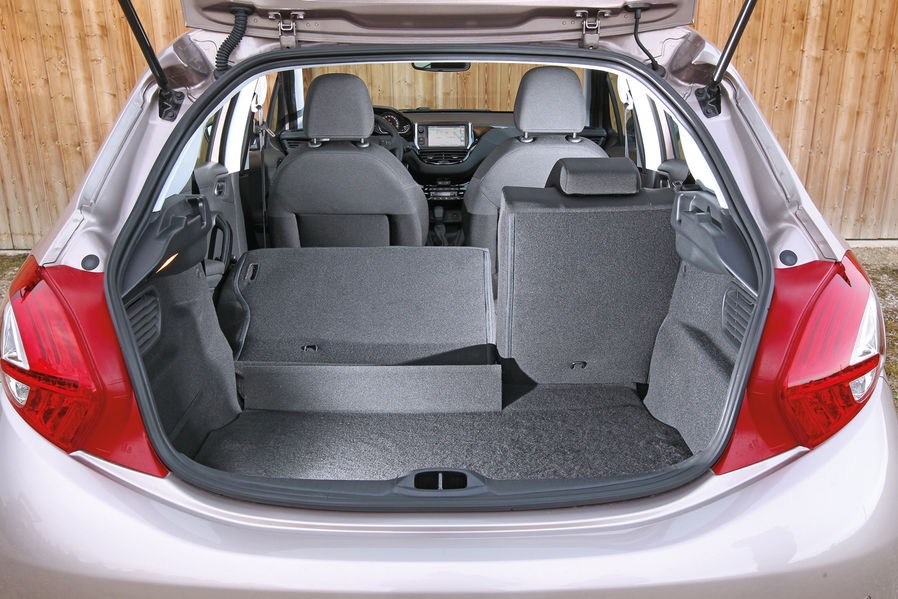 Comparatif Peugeot 208 Active 1.2l VTi 82 - Renault Clio IV 0.9l TCe 90 - 1-014