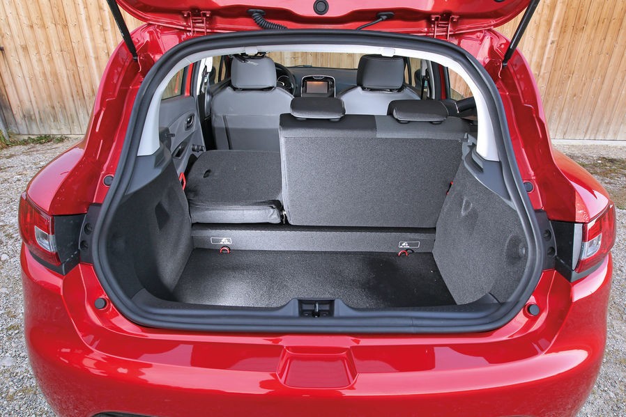Comparatif Peugeot 208 Active 1.2l VTi 82 - Renault Clio IV 0.9l TCe 90 - 1-028
