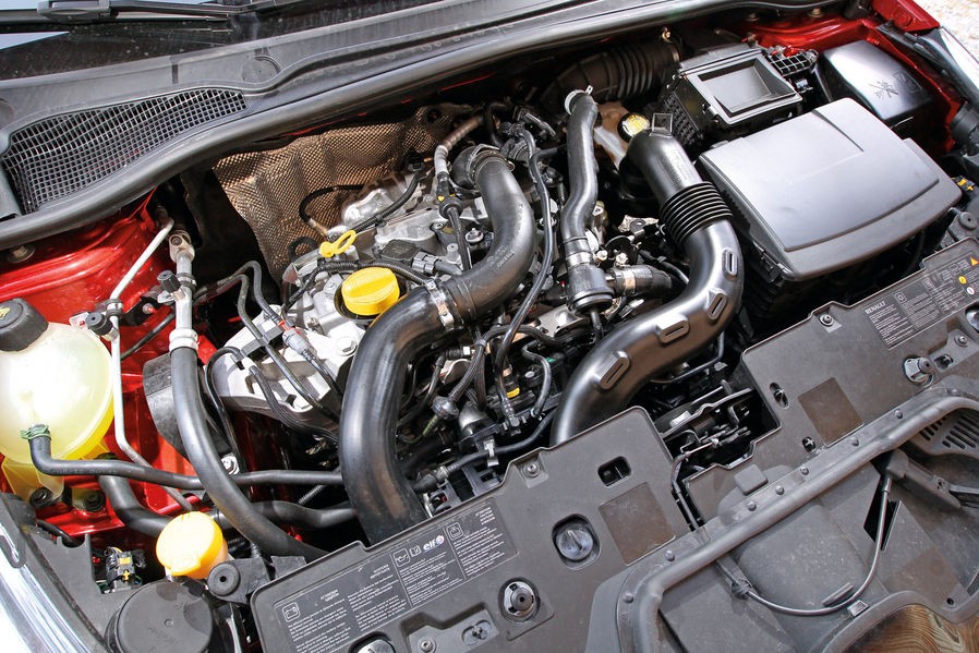 Comparatif Peugeot 208 Active 1.2l VTi 82 - Renault Clio IV 0.9l TCe 90 - 1-030