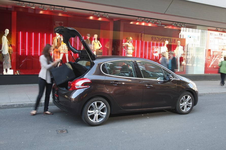 Essais Peugeot 208 Allure 1.6 e-HDi 115 Rouge Noir - 003