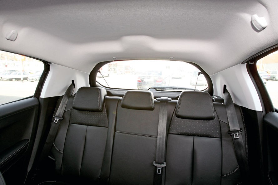 Intérieur cuir places arrière Peugeot 208 