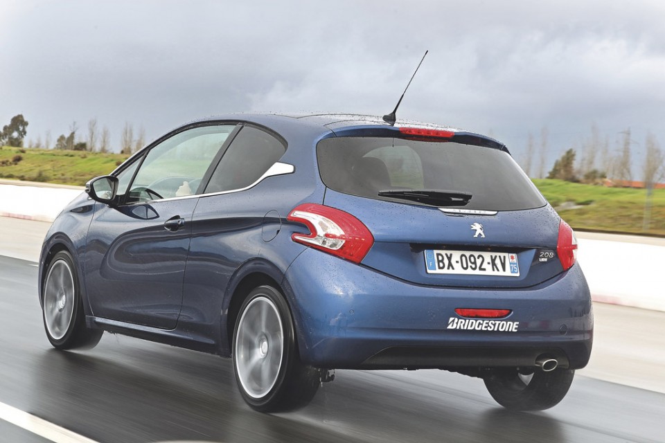 Essai Peugeot 208 Féline - Bleu Virtuel - 3 portes 03