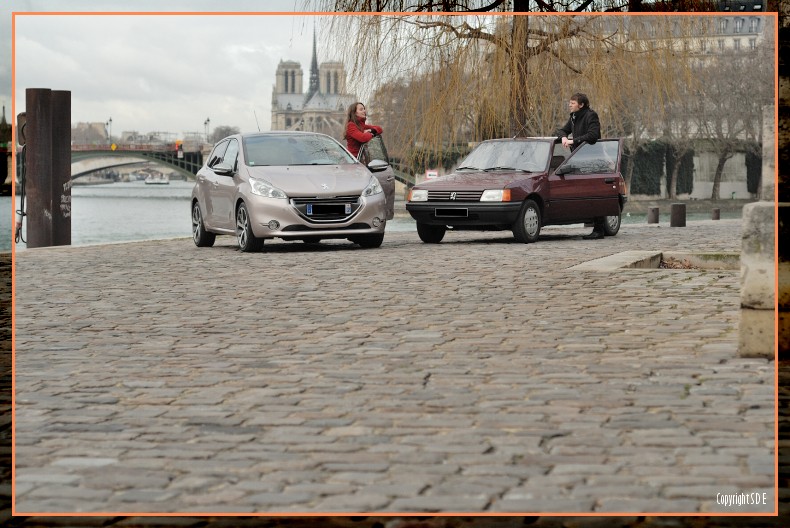 Comparatif Peugeot 208 Féline Blossom Grey et Peugeot 205 GR Bordeaux 013