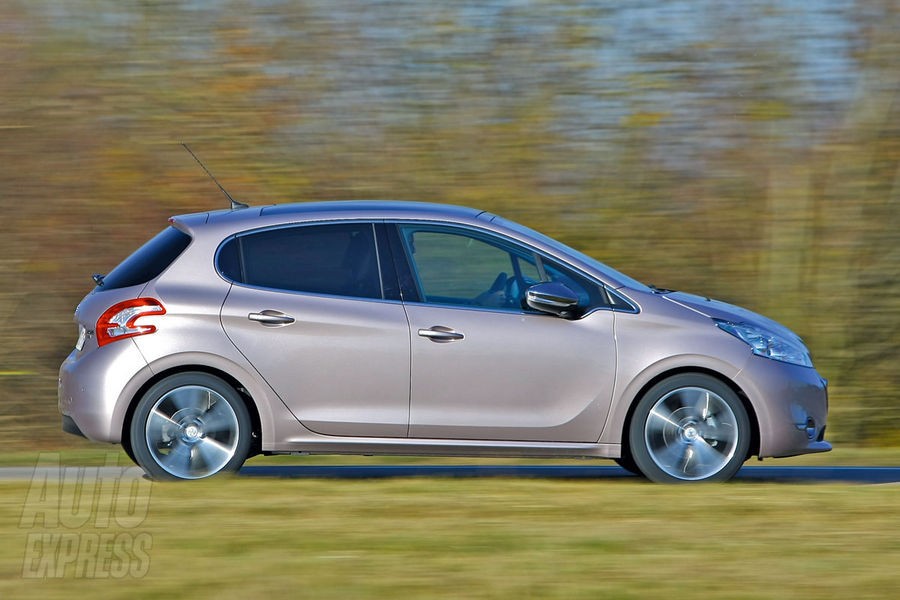 Essai Peugeot 208 Féline - Blossom Grey - 5 portes 02