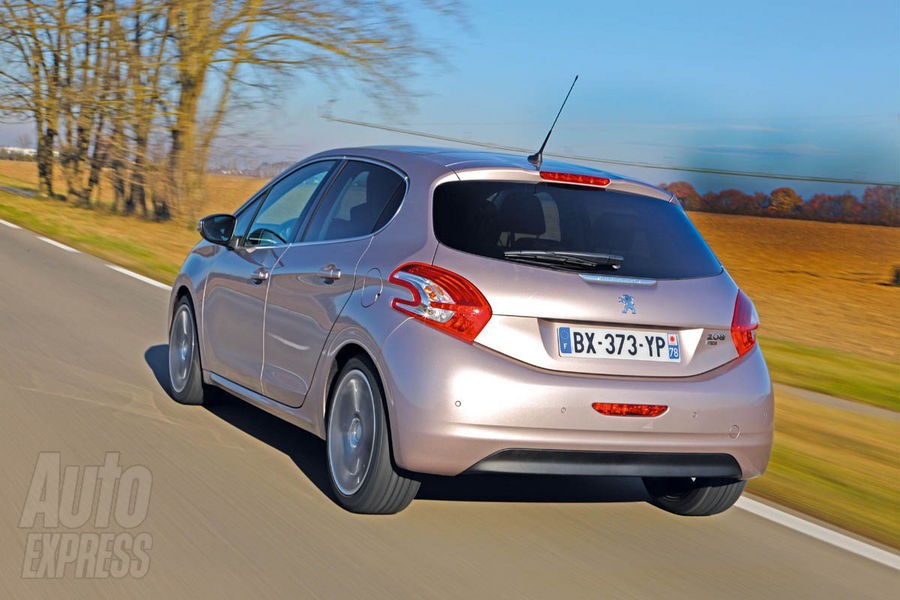 Essai Peugeot 208 Féline - Blossom Grey - 5 portes 03