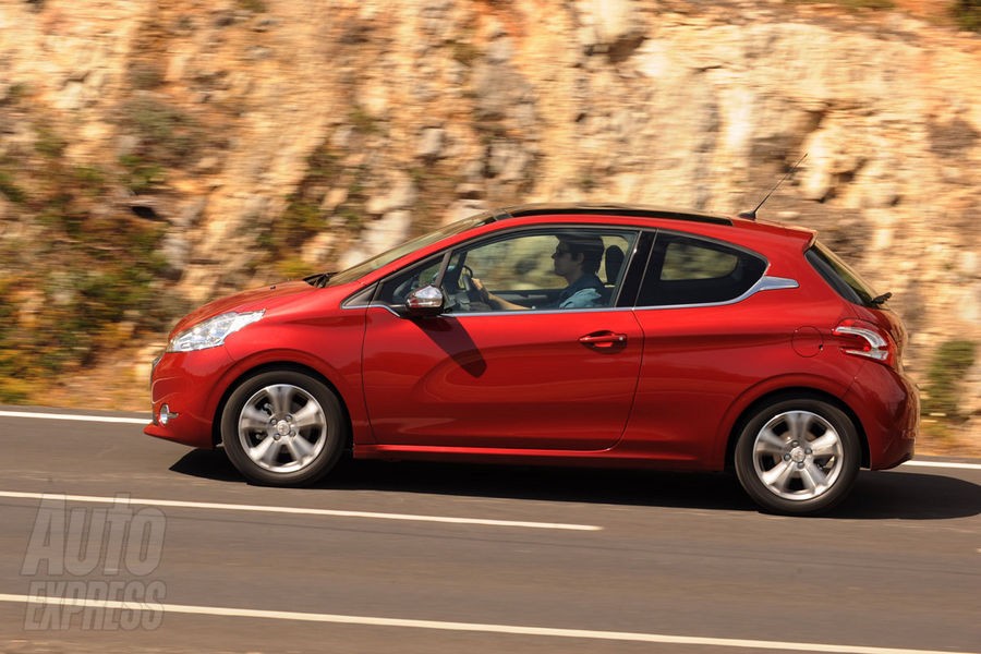 Essai Peugeot 208 Allure - Rouge Erythrée - 3 portes 03