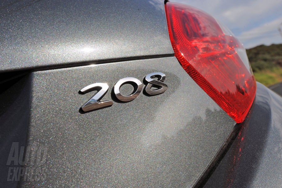 Sigle Peugeot 208 Gris Shark 1.2 VTi 82 ch - 04
