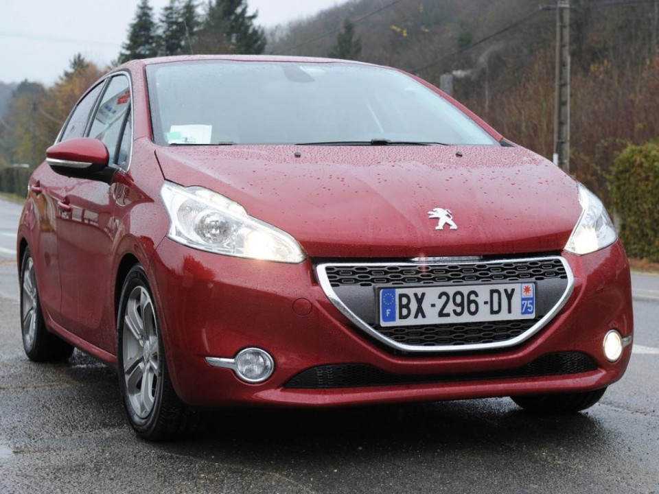 Test Peugeot 208 Rouge Erythrée 03