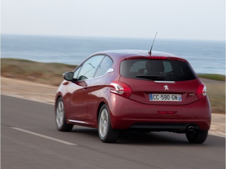 Essai Peugeot 208 Allure Rouge Erythrée Portugal 02