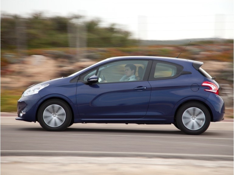 Essais Peugeot 208 Active Blue Lion - Bleu Virtuel - 3 portes 06