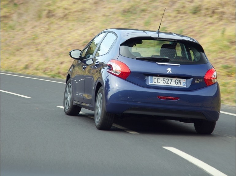 Essais Peugeot 208 Active Blue Lion - Bleu Virtuel - 5 portes 07