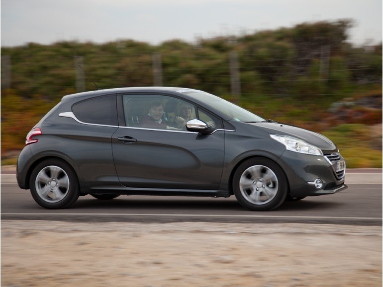 Essais Peugeot 208 Allure Gris Shark 09