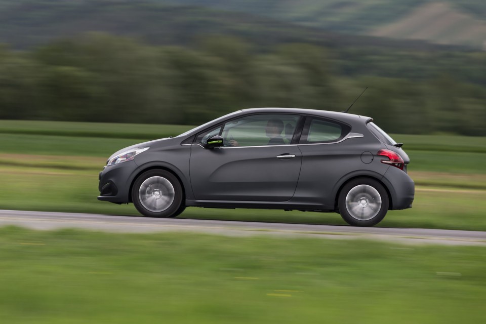 Photo essai Peugeot 208 Allure Ice Silver restylée - Essais 201