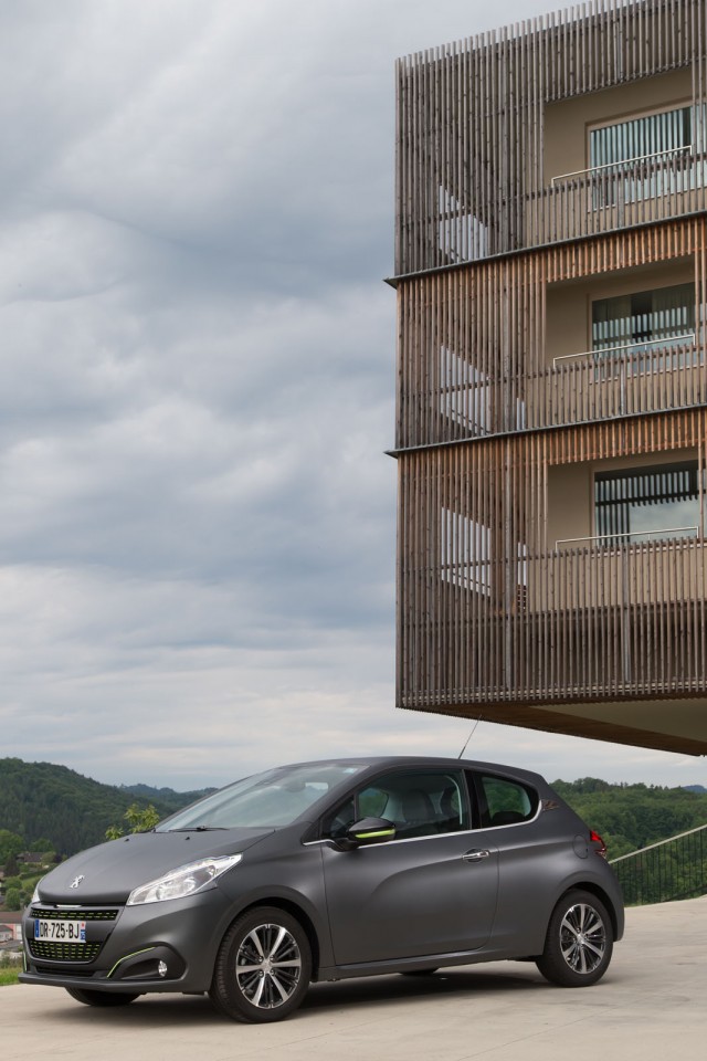 Photo essai Peugeot 208 Allure Ice Silver restylée - Essais 201