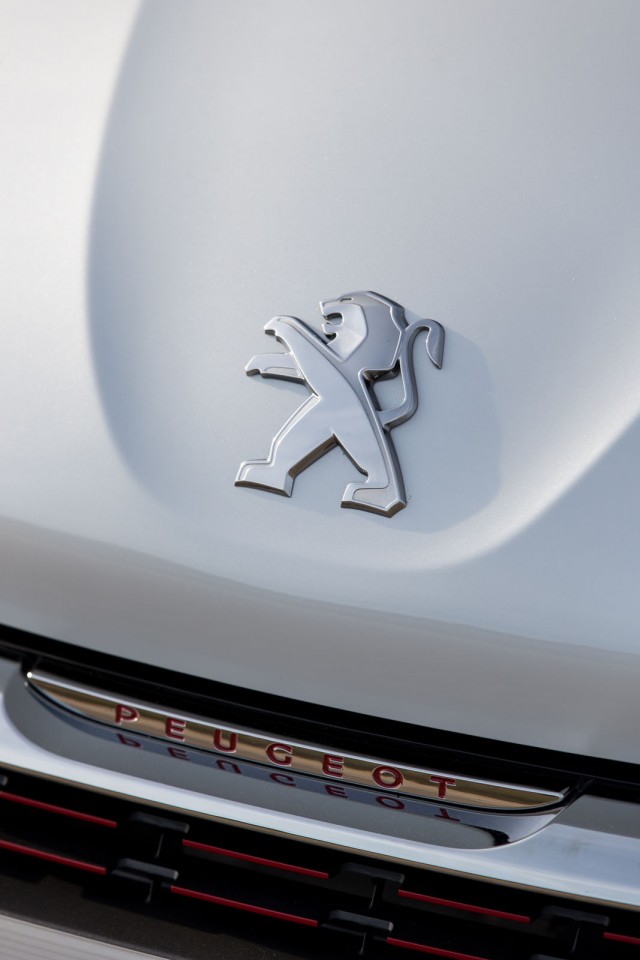 Photo essai Peugeot 208 GT Line Blanc Perle Nacré restylée - E
