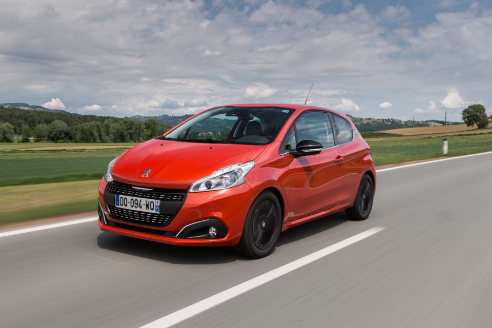 Photo essai Peugeot 208 Allure Orange Power restylée - Essais 2