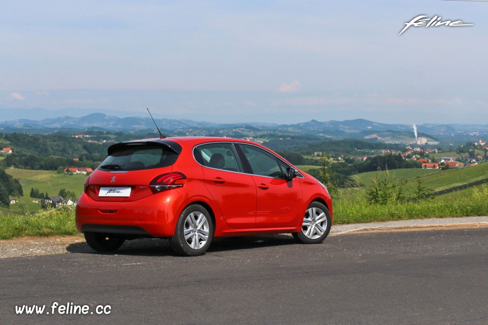 Photo essai Peugeot 208 Business Pack Orange Power restylée (Ma