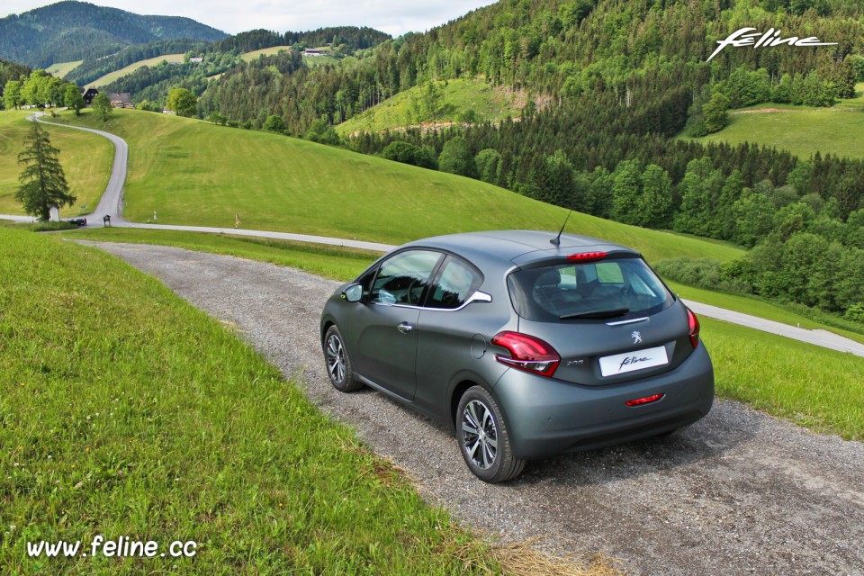 Photo essai Peugeot 208 Allure Ice Silver restylée (Mai 2015)