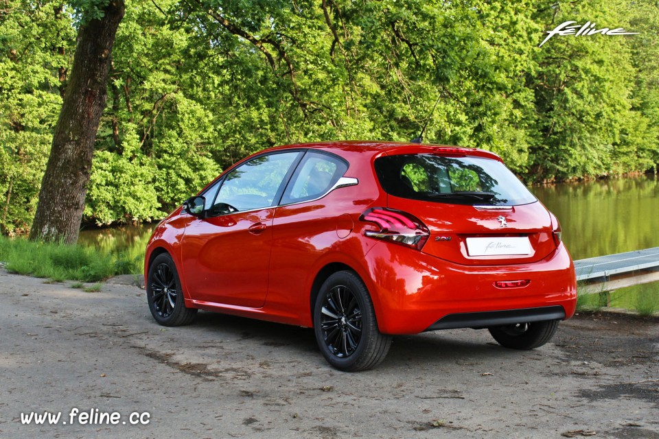 Photo essai Peugeot 208 Allure Orange Power restylée (Mai 2015)