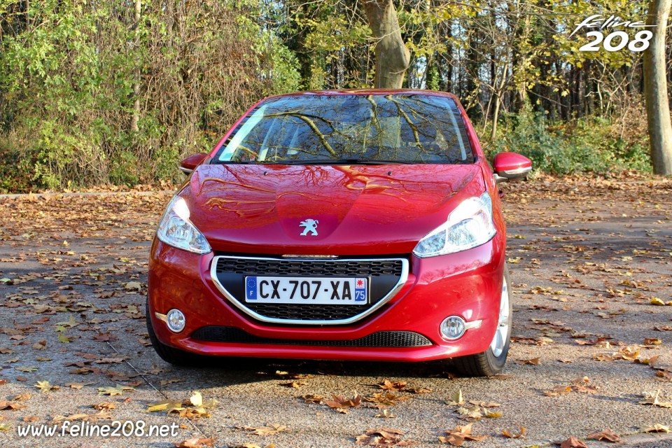 Photo Essai Peugeot 208 Active Rouge Rubi - 1.2l e-VTi 82 ETG5 - 1-012