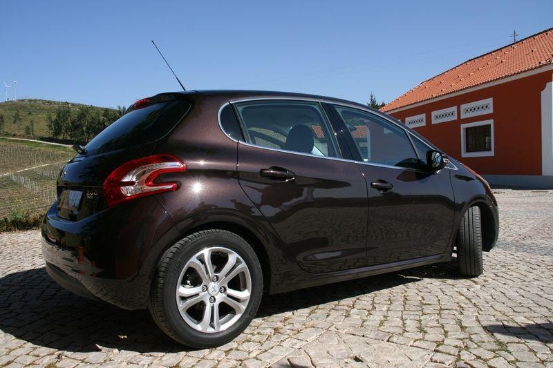 Essai Peugeot 208 Allure - Rouge Noir 006