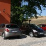 Trois Peugeot 208 Allure : Spirit Grey, Rouge Noir et Rouge Erythrée