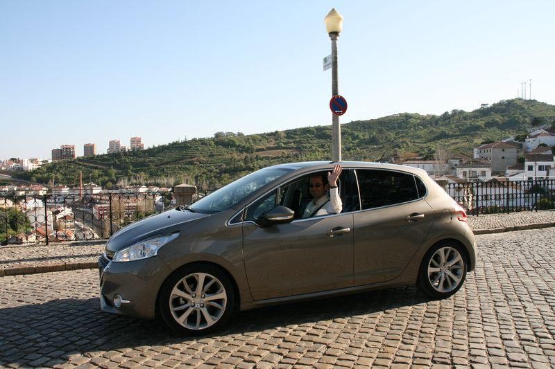 Photo Peugeot 208 Allure 5 portes Blossom Grey