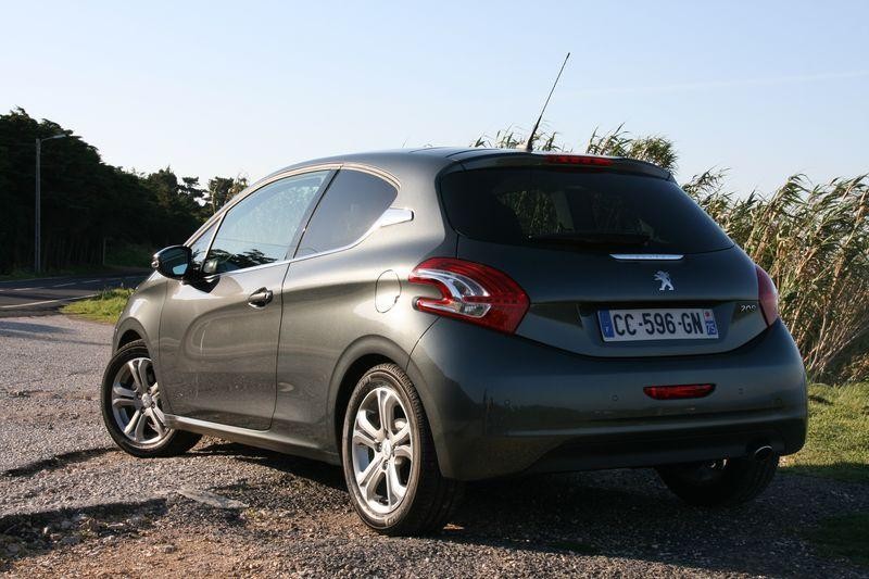 Essai Peugeot 208 Allure - Gris Shark 024