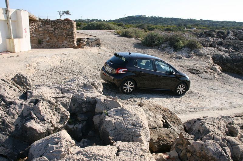 Essai Peugeot 208 Active Blue Lion - Rouge Noir 029