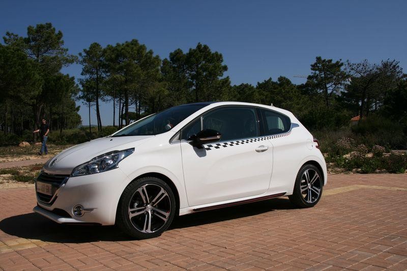Essai Peugeot 208 Ligne S - Blanc Banquise 062