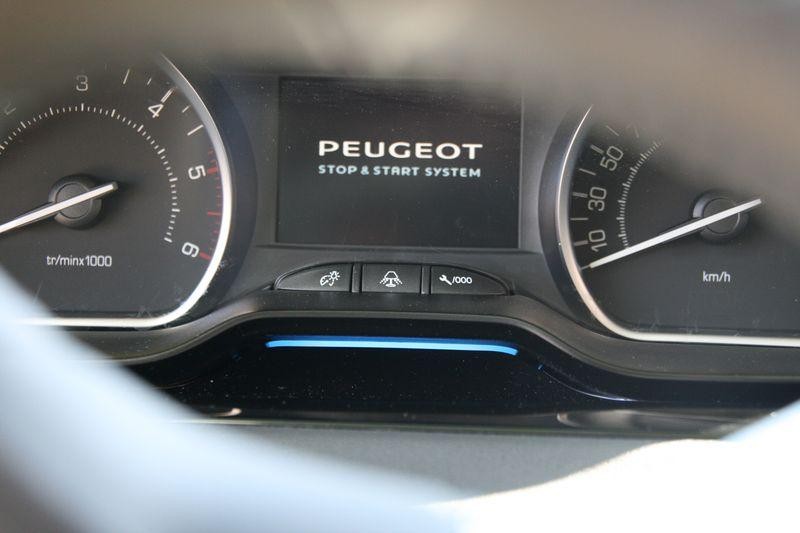 Combiné Peugeot 208 094