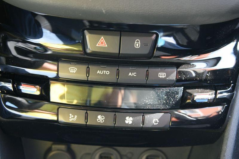Climatisation automatique bi-zone Peugeot 208 100