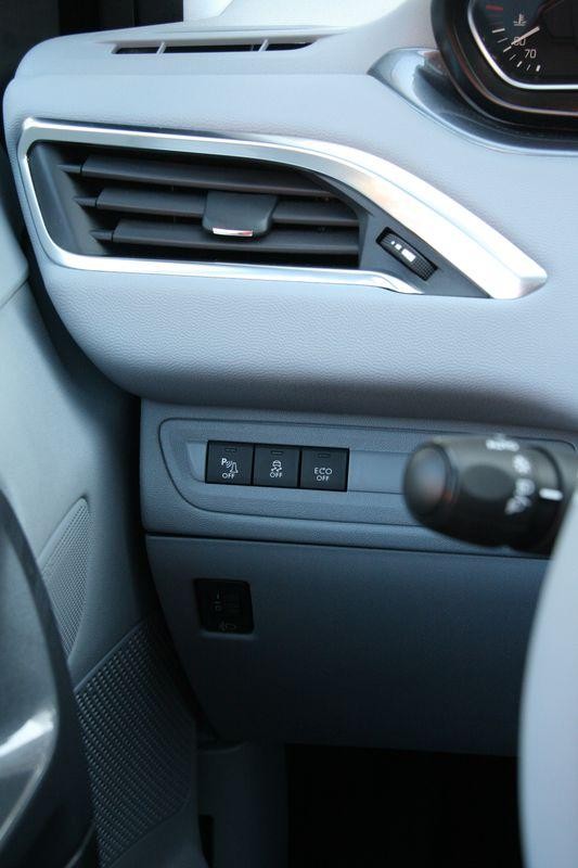 Aérateur latéral Peugeot 208 Active 104
