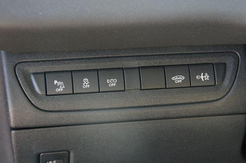 Boutons de commandes accessoires Peugeot 208 109
