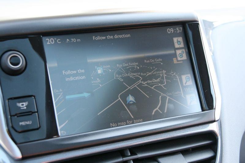 Ecran tactile GPS Peugeot 208 112
