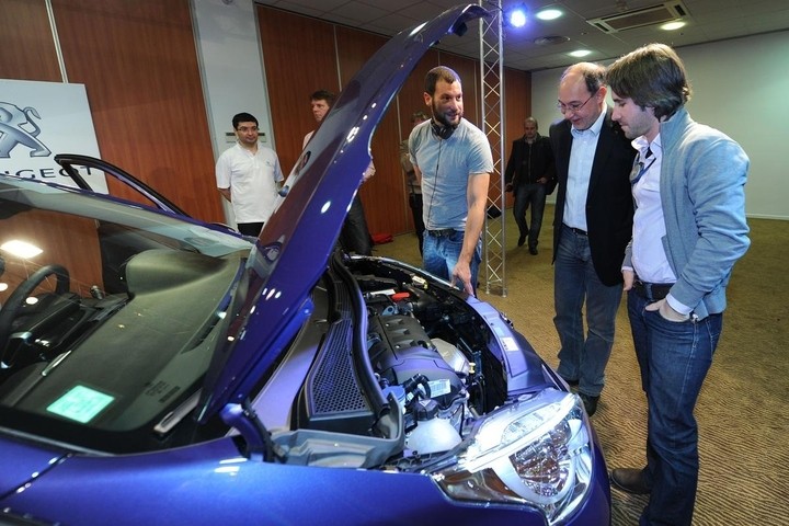 Essai Peugeot 208 Allure Bleu Virtuel - 3 portes 03